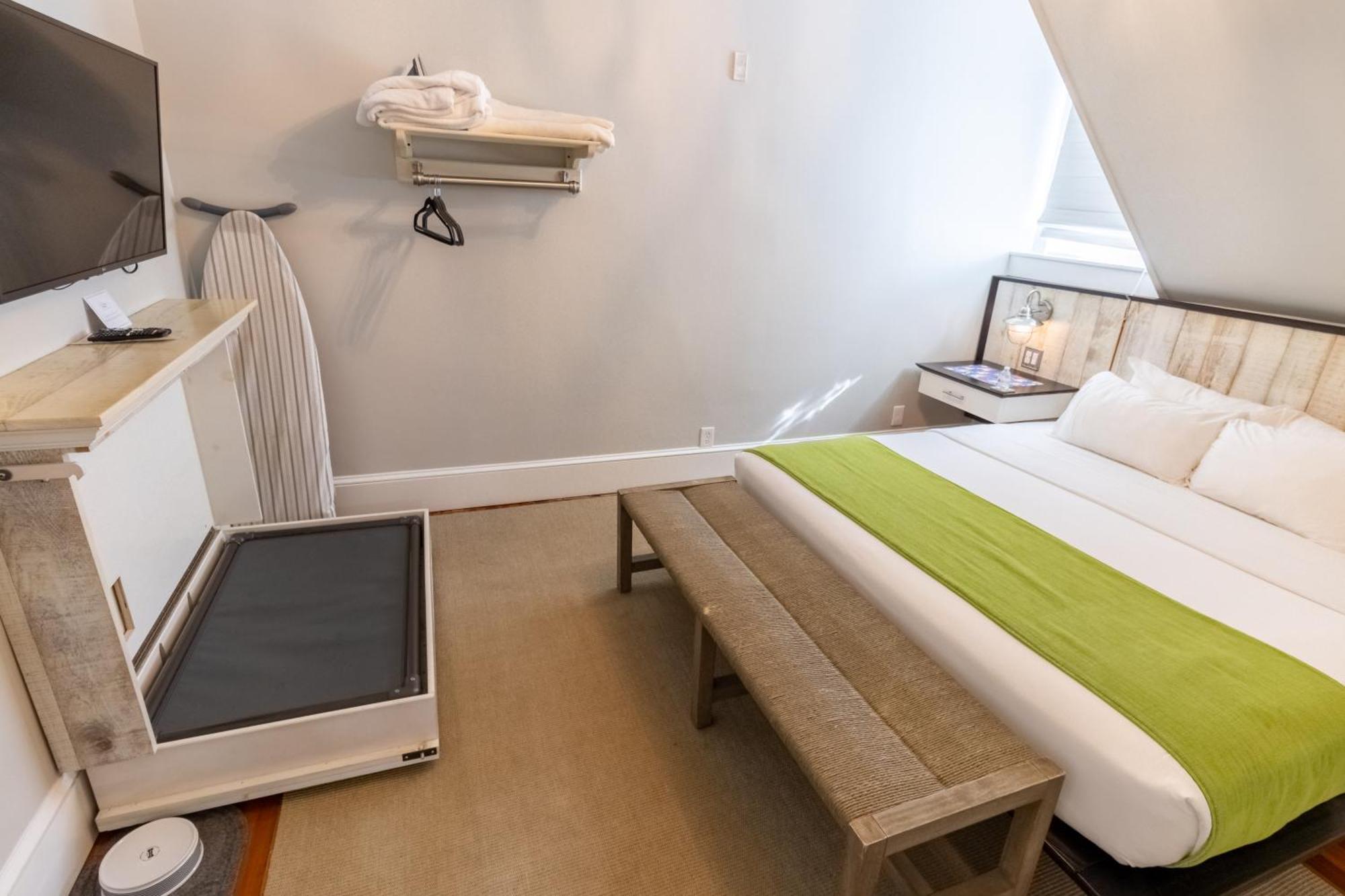 Paws On Pelham (Adults Only) Bed and Breakfast Newport Buitenkant foto