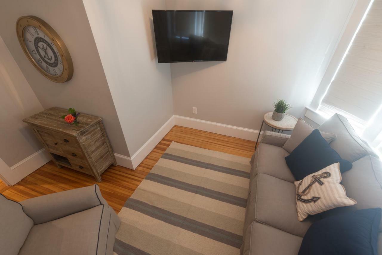 Paws On Pelham (Adults Only) Bed and Breakfast Newport Buitenkant foto
